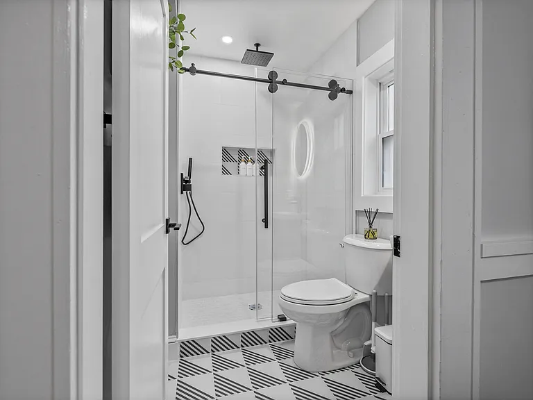 7 Dickson St #1 — Photo 35