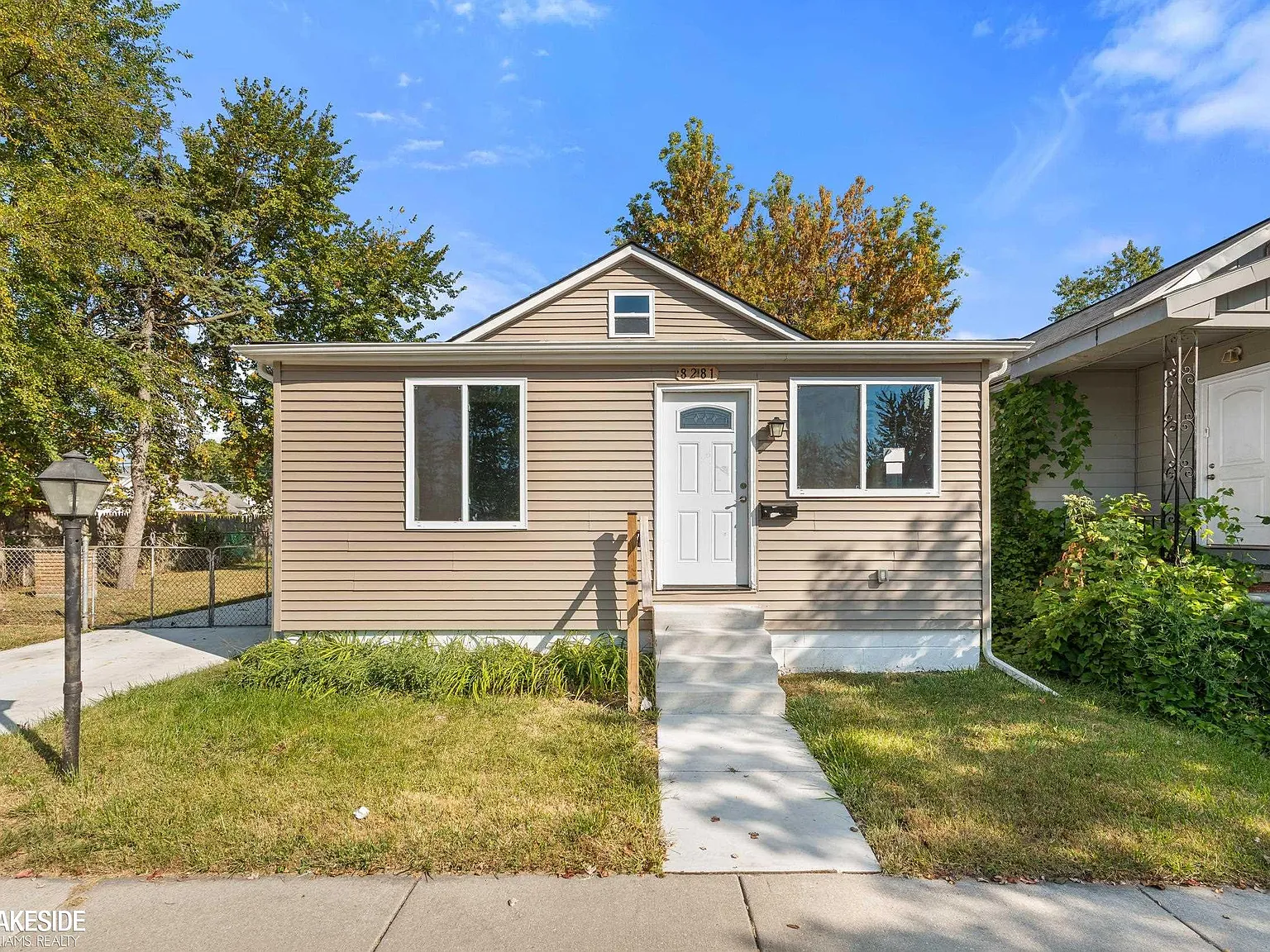 3 bed, 1.0 bath, 768 sqft, $1,500 — Photo 2
