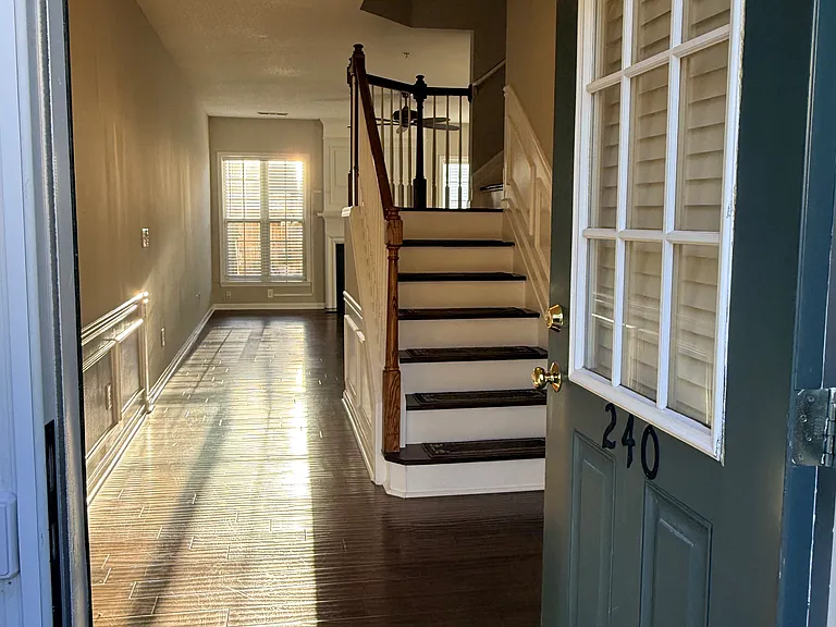 240 Regent Sq — Photo 22