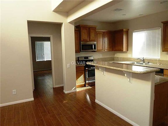 3rd image of 2178 Lone Desert St