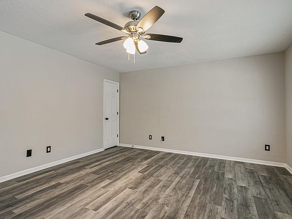 2nd image of 1590 Masters Dr Unit 1