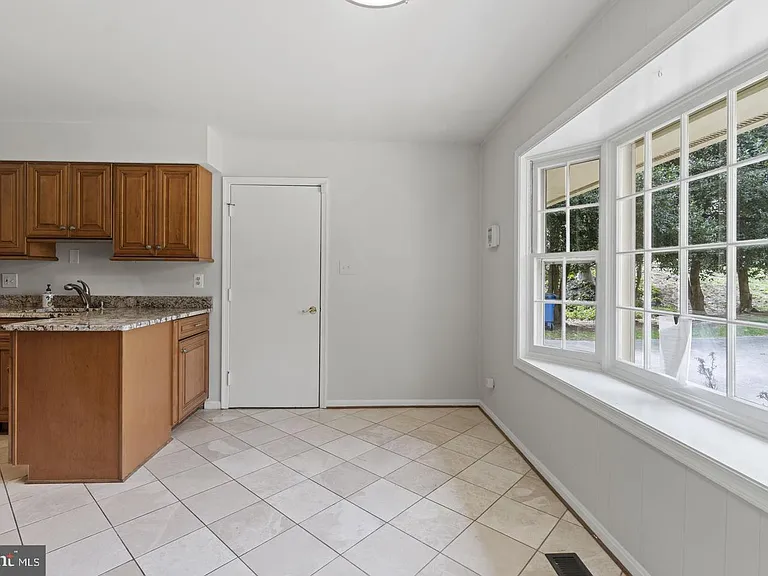 11817 Becket St — Photo 6