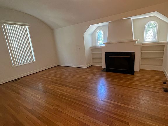 2nd image of 1535 Castilleja Ave