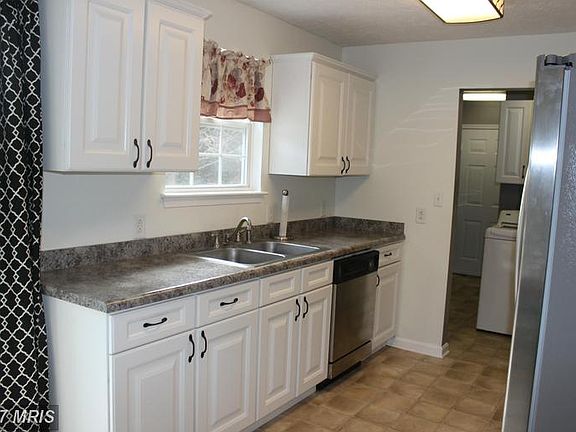 3rd image of 92 Kent Mill Dr