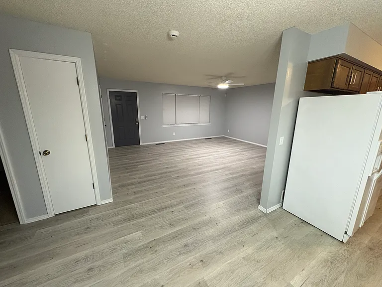 1021 Cedar St — Photo 2