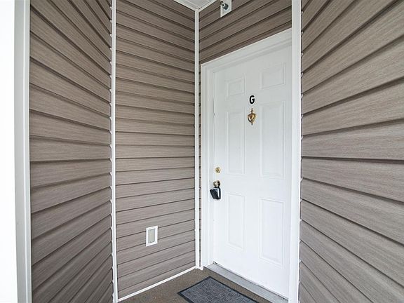 5th image of 649 Algonquin Dr Unit G