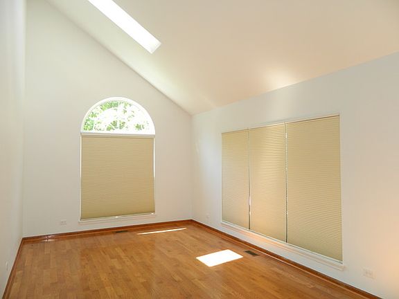 5th image of 4597 Jade Ln