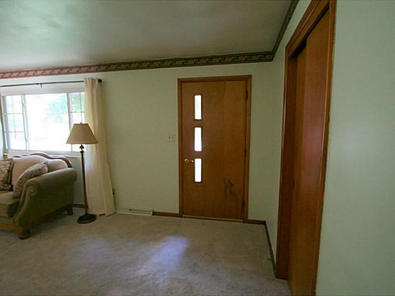2nd image of 438 Vista Dr