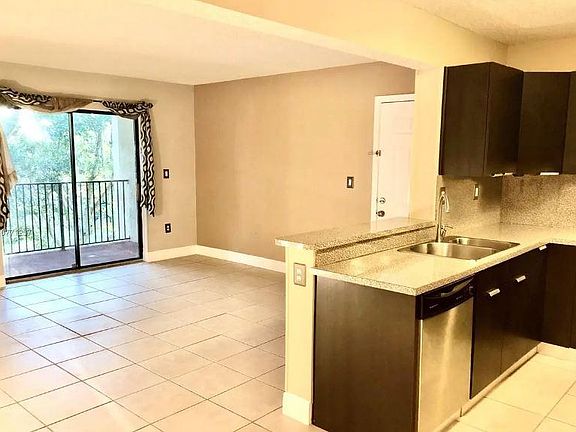 3rd image of 400 Palm Cir W APT 307