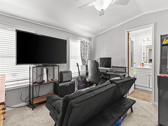 3rd image of 113 Rita Way