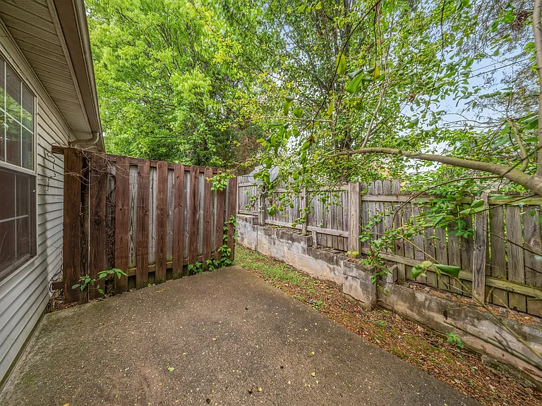 346 Hawthorne Oaks Way — Photo 14