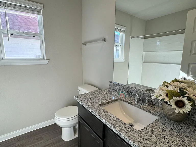 4922 Luke Mathew Dr — Photo 4
