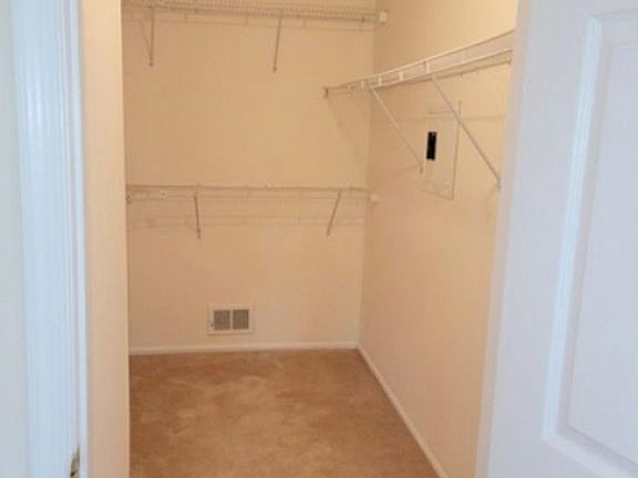 4th image of 3004 Doolittle Dr #3004