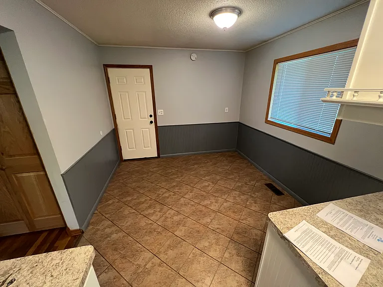 11828 Monroe Cir NE — Photo 6