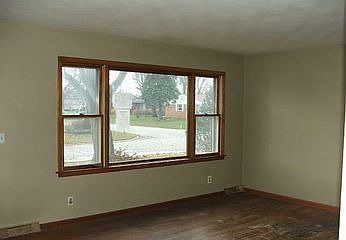 4th image of 2520 NW B St