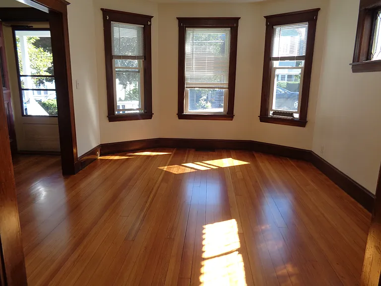 Harriet Ave — Photo 5