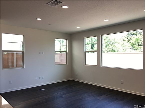 5th image of 10021 Elizabeth Ln