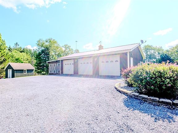 3rd image of 8696 Jackson Hill Rd