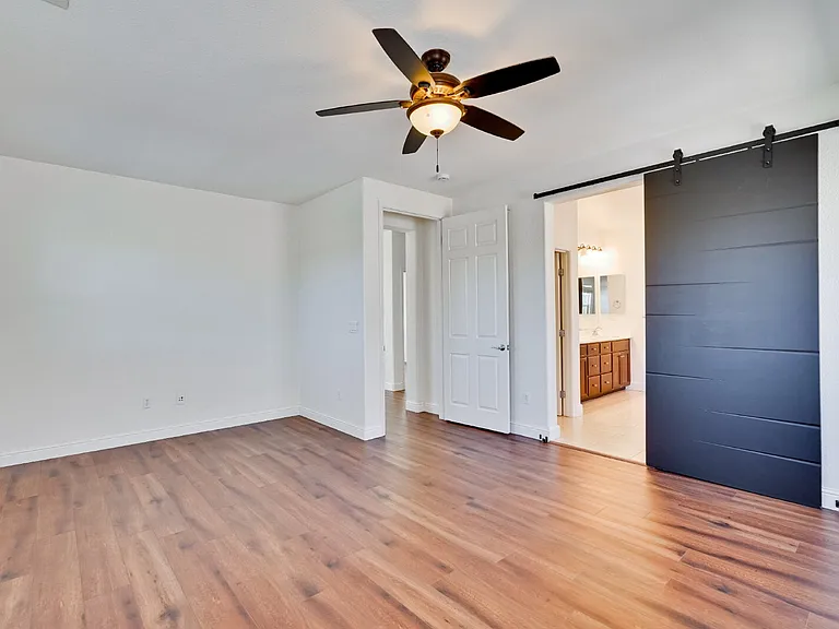 675 W Esplanade Dr — Photo 16