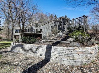 1 Nord Circle Rd, North Oaks, MN 55127