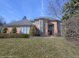 6504 Shadowood Dr, West Bloomfield, MI 48322
