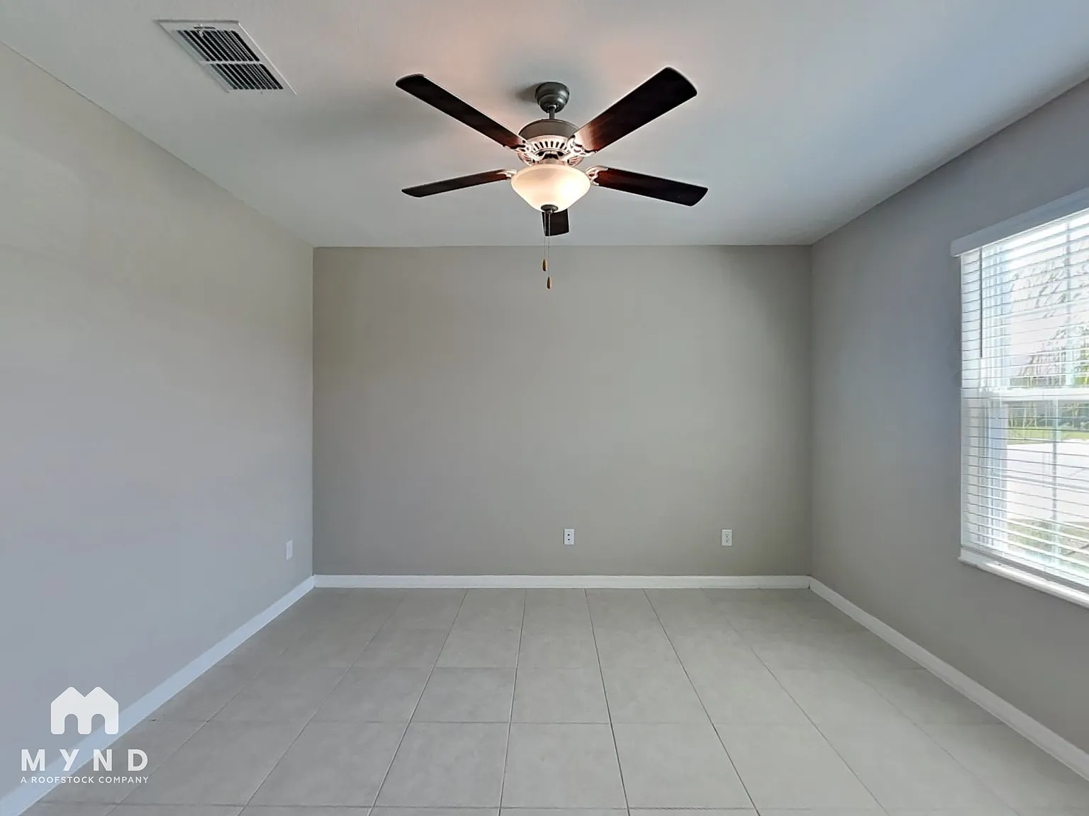 4 bed, 2.5 bath, 2584 sqft, $2,745 — Photo 2