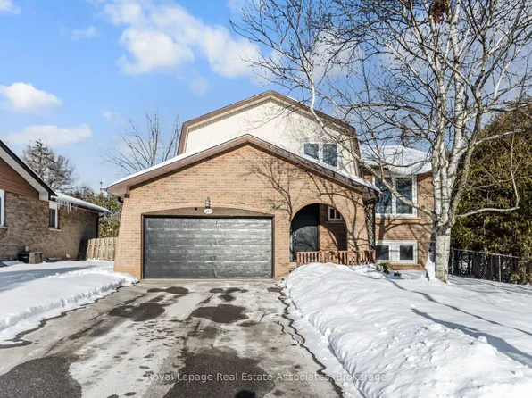 471 Valhalla Ct, Oakville, ON L6L 5M5