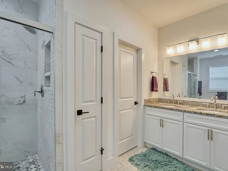 4107 Virginia St — Photo 17
