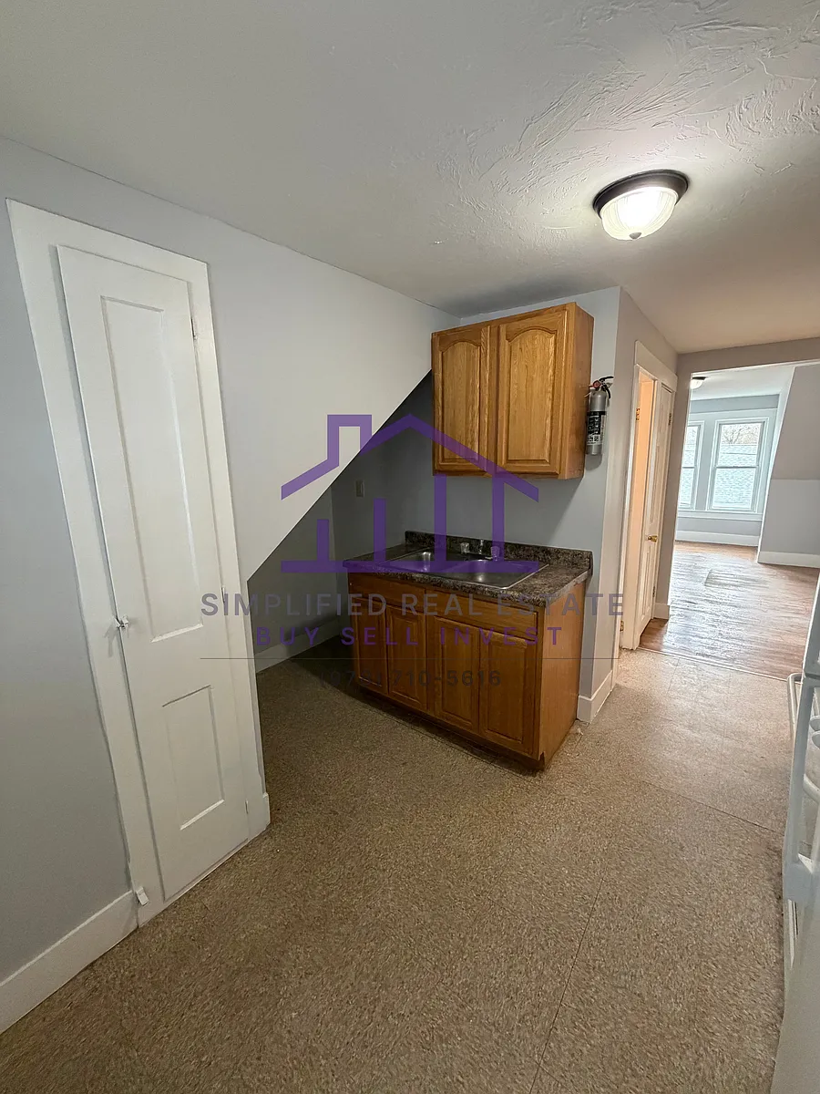 Building Photo - 159 Park St #6