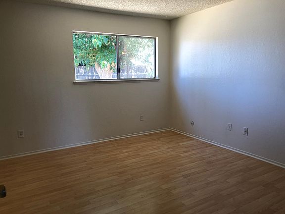 5th image of 1123 Nanette Ln