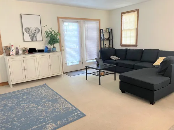 1052 Chestnut St, Newton, MA 02464