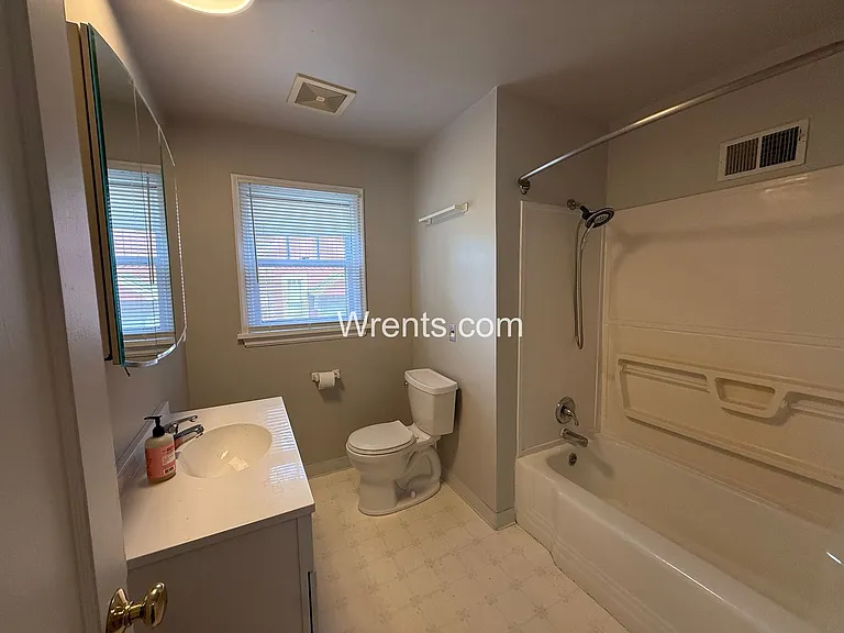 1104 E 14th Ave — Photo 10