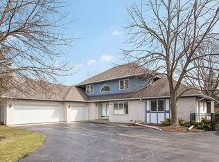 2845 Landwehr Rd, Northbrook, IL 60062