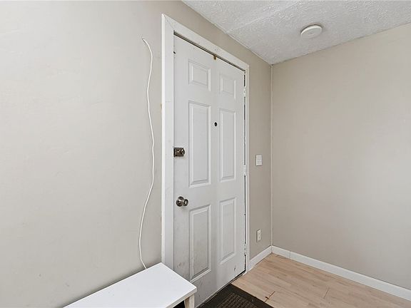 5th image of 144 Stratmore St