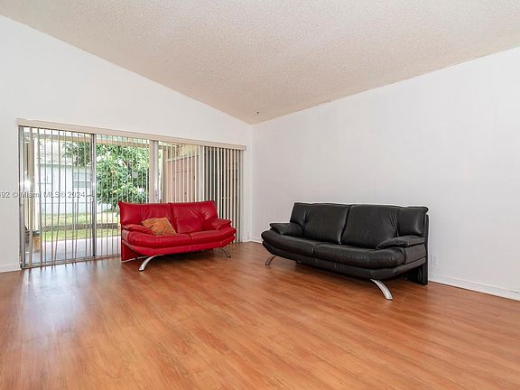 4th image of 5430 SW 44th Ave