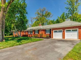 11 Balsam Ln, Princeton, NJ 08540
