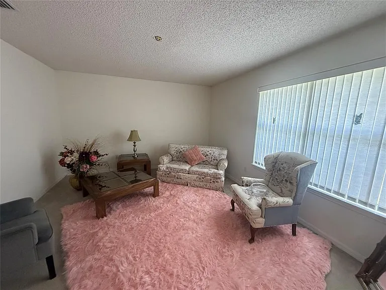 4 Ballard Ln — Photo 5