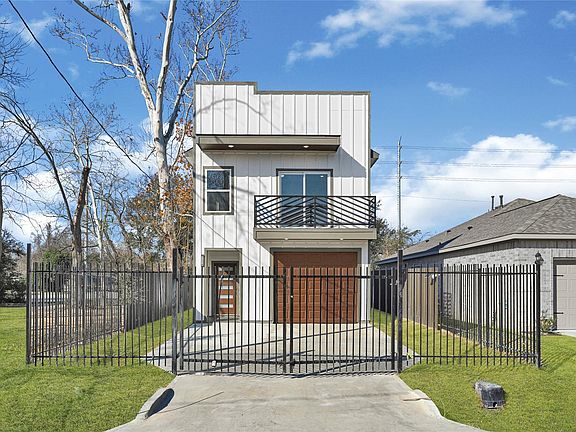 2nd image of 6605 Apollo St