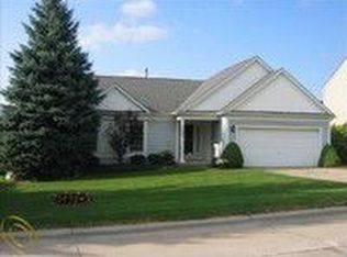 161 Parsons Ln, Rochester Hills, MI 48307