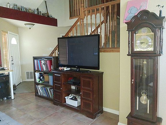 2nd image of 417 Shannon Dr