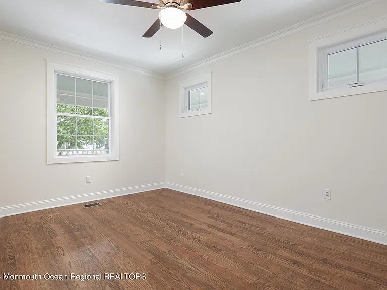 55 Hudson Ave — Photo 14