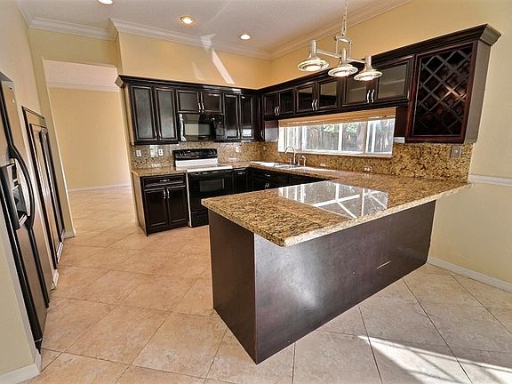 2nd image of 3007 Bogota Ave