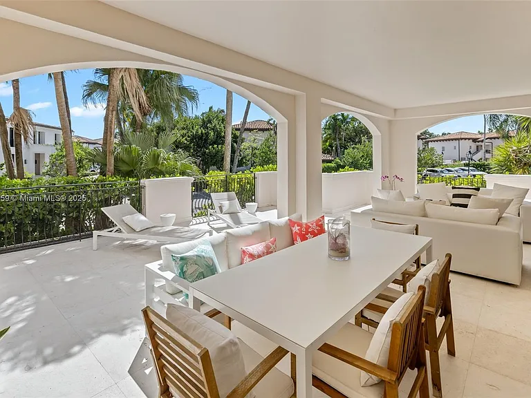 19216 Fisher Island Dr #19216 — Photo 11