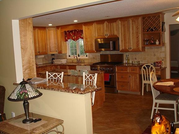 7 Rockbourne Ln Kitchen