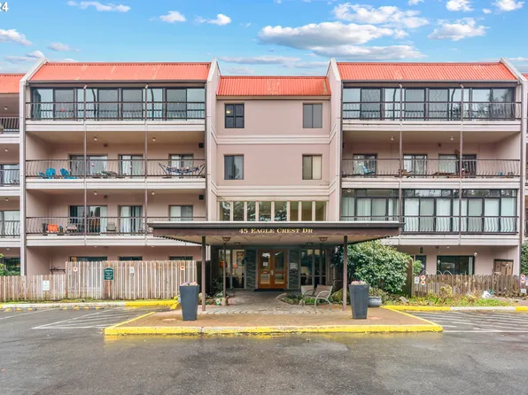 45 Eagle Crest Dr APT 207, Lake Oswego, OR 97035