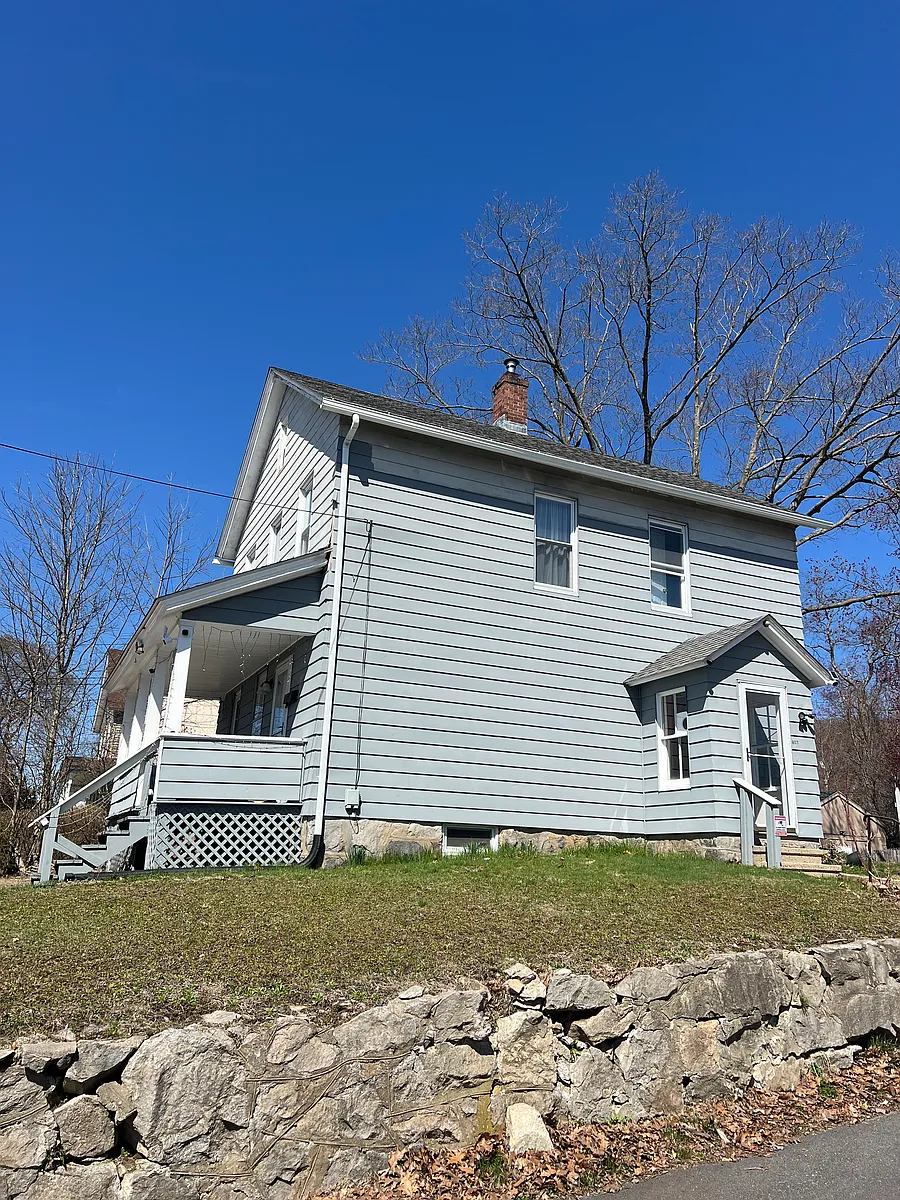 Building Photo - 290 N Elm St