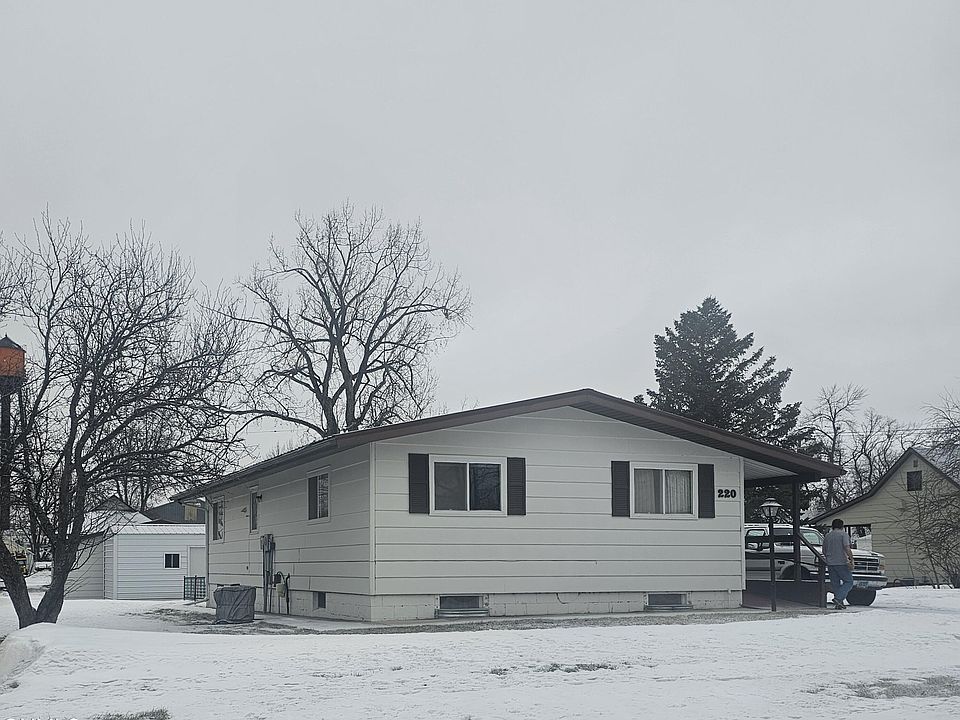 1st image of 220 2nd Ave W
