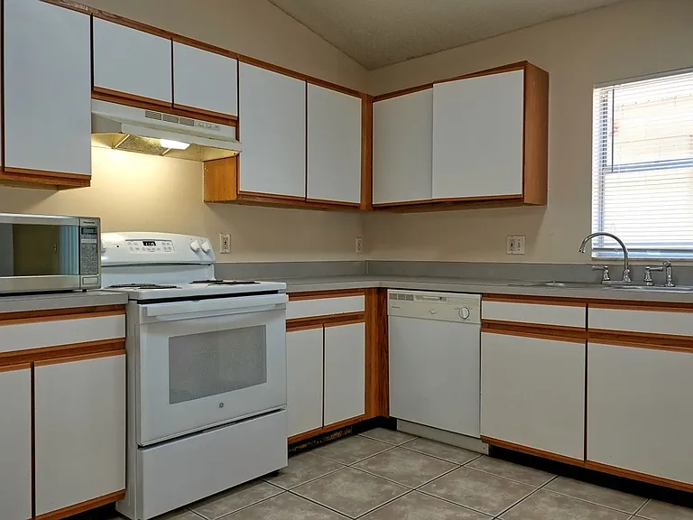 551 Carambola Ave — Photo 6