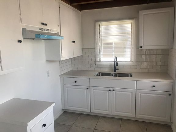 3rd image of 1301 E Wilson Ave