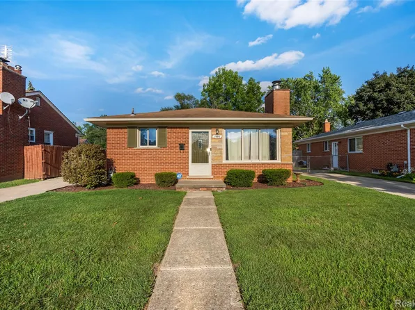 7486 Robindale Ave, Dearborn Heights, MI 48127